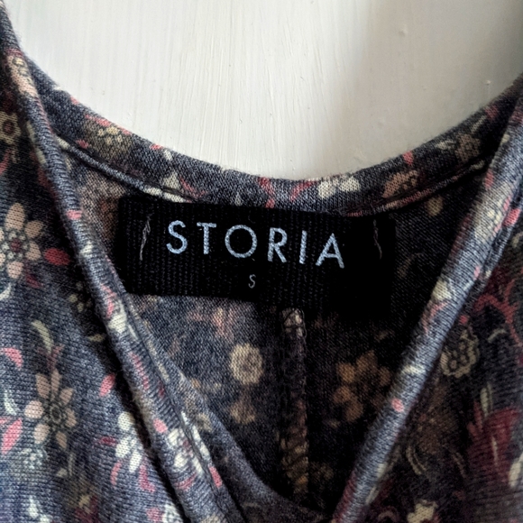 STORIA Tie Sleeve Flare Leg Patterned Jumpsuit - Picture 2 of 4